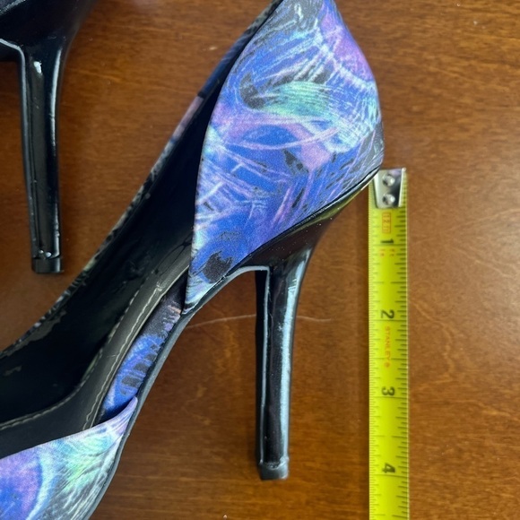 BCBG Peacock heels - Picture 7 of 15